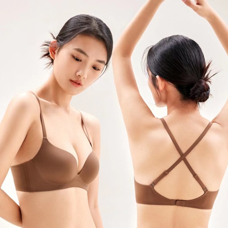 Бюстгальтер безшевен с мека опора, 3/4 чашка, тънко оформена чашка, презрамки Y-образни, задно закопчаване в една редица