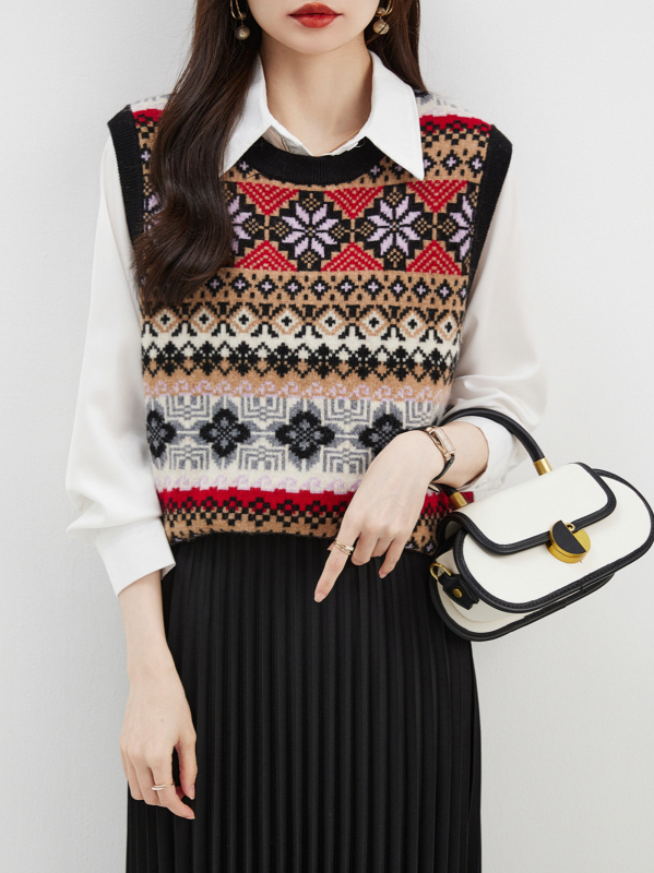 Ženski vest u retro stilu, pull-over stil, okrugli izrez, vuna 95%+, duljina 50–65 cm
