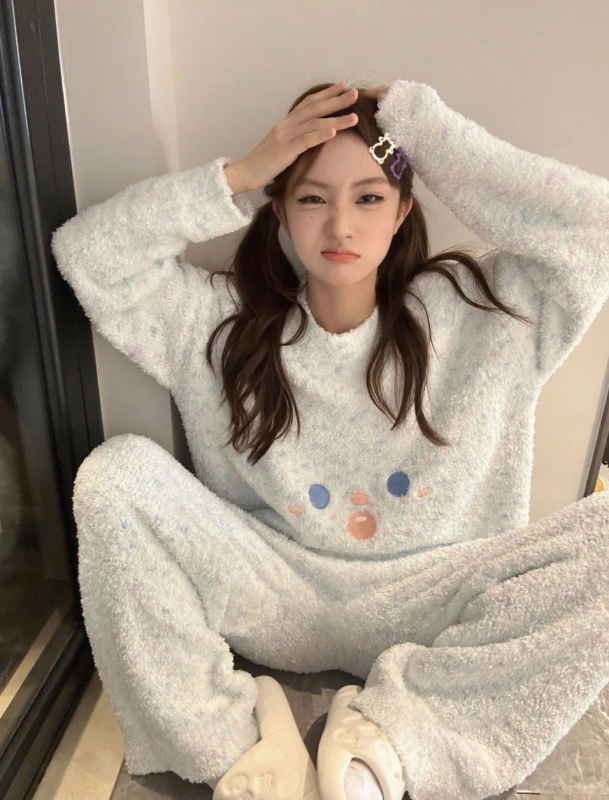 Set de pijamale pentru femei – velur pe jumătate, căptușit cu fleece, broderie cu zâmbet drăguț, guler rotund, mâneci lungi, confortabil și cald pentru casă