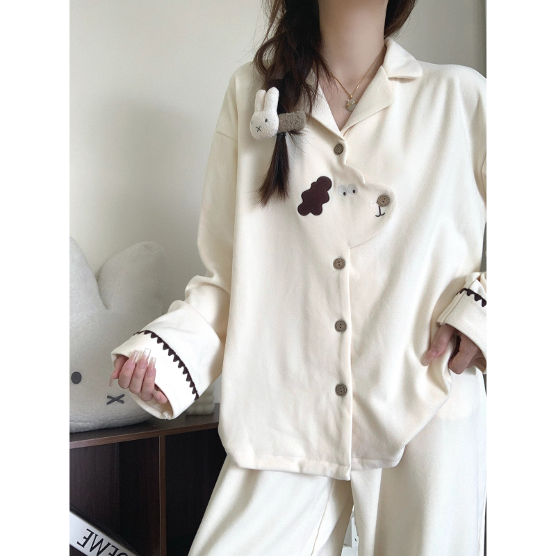 Set de pijamale pentru femei – model brodat, stil drăguț, poliester 90–95%, guler rever