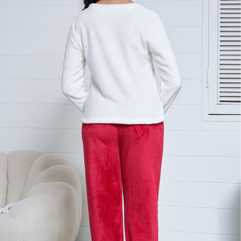 Ženski flanel pidžama set s ljubavnim uzorkom, dugim rukavima i dugim hlačama — flanel materijal; 100% poliester; debljina 201–250 g/m2; dugi rukavi; dugi hlače