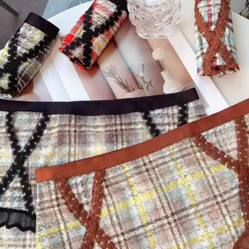 Plus-size ženske gaćice s visokim strukom od čipke, prozračne, karirani uzorak s izrezima