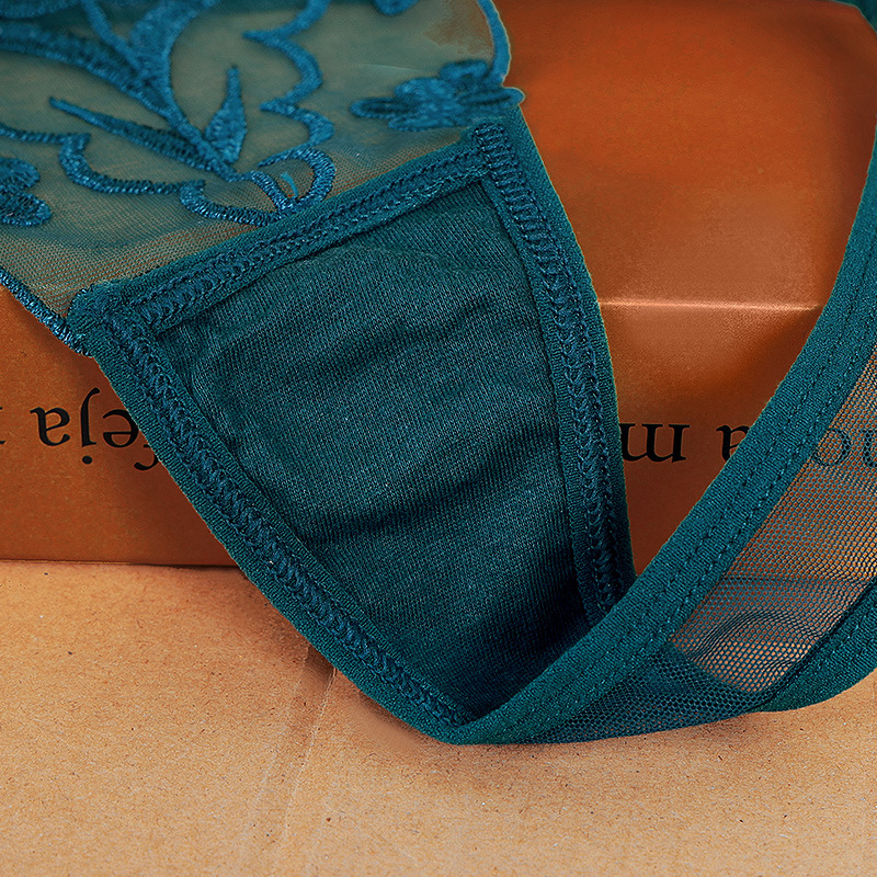 Moteriškos thong kelnaitės – kvėpuojantis tinklinis audinys, jacquard su gėlių raštu, pagrindinis audinys elastanas, žemas juosmuo
