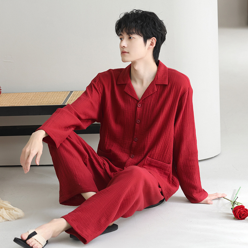 Muški pidžama u kardigan stilu, 100% pamuk, reverasti ovratnik, dugi rukavi, srednje težine 141-160 g/m², prozračan i udoban za dom i vanjsku upotrebu, pogodna za proljeće i jesen.