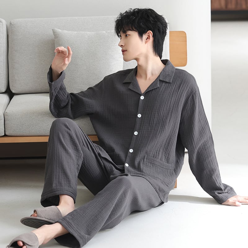 Muški pidžama u kardigan stilu, 100% pamuk, reverasti ovratnik, dugi rukavi, srednje težine 141-160 g/m², prozračan i udoban za dom i vanjsku upotrebu, pogodna za proljeće i jesen.