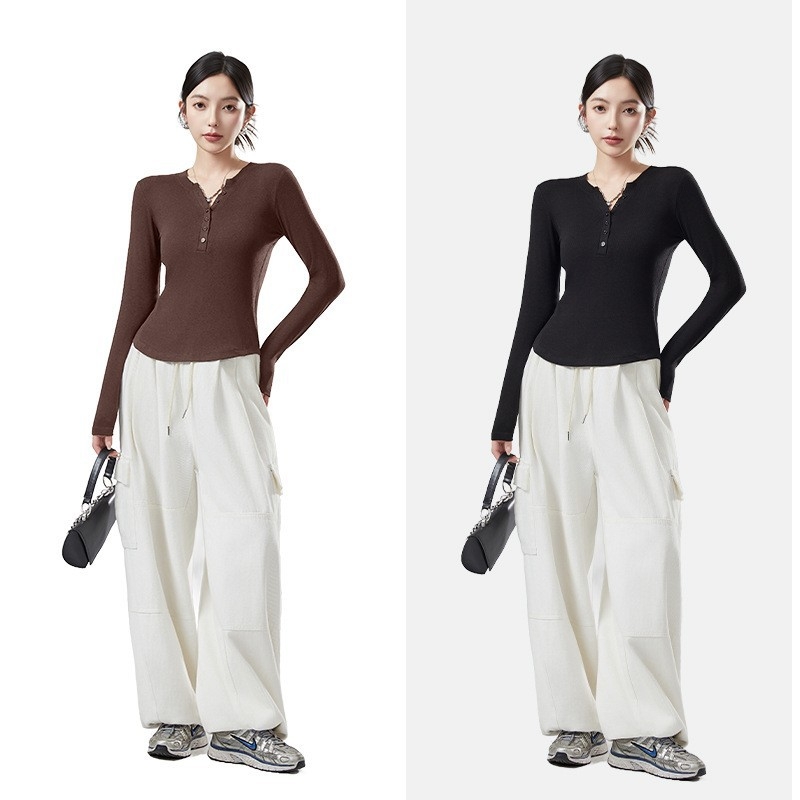 Женски базов топ за долен слой, V-образна яка, дълъг ръкав, безшевен, тясна кройка, с велурен акцент (акрилно влакно; велурен акцент; V-образна яка; безшевен; дълъг ръкав)