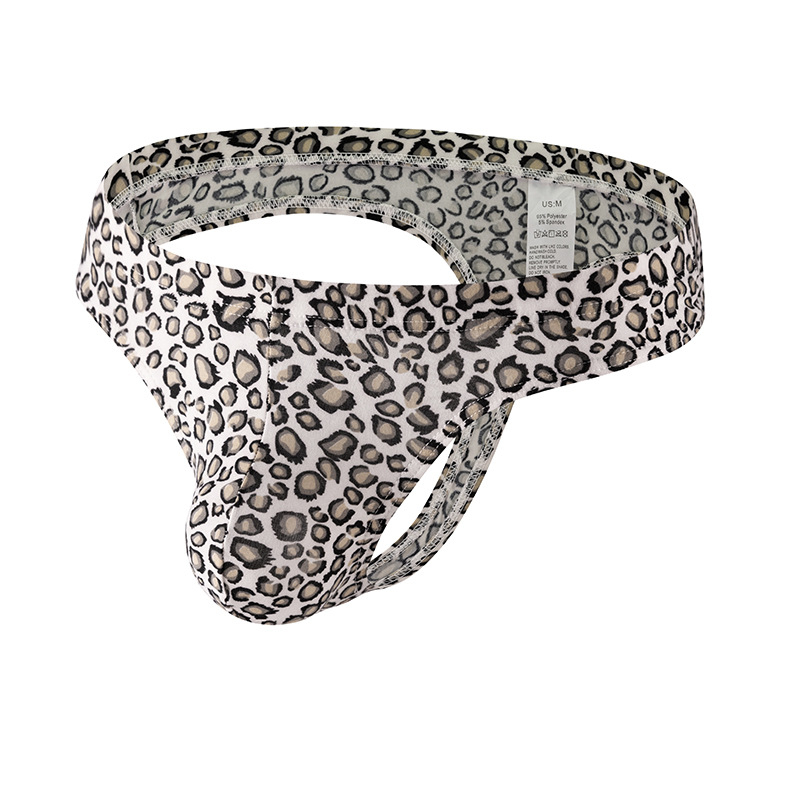 Chiloți tip thong pentru bărbați – imprimeu leopard, țesătură tricotată din poliester, talie joasă, material principal 90–95% poliester, căptușeală la zona intima 90–95% poliester