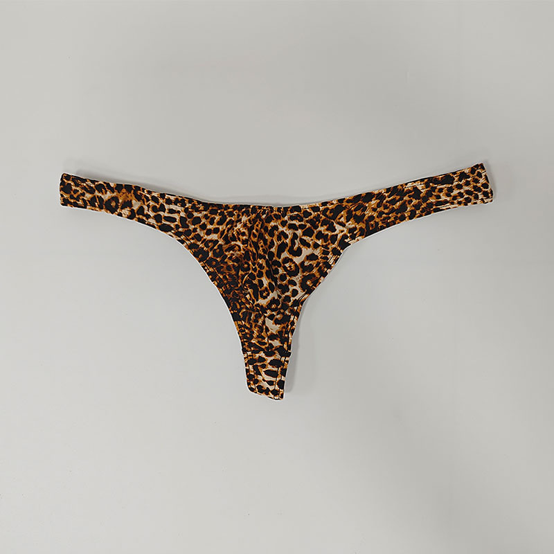 Lenjerie intimă masculin tip thong, imprimeu leopard, buzunar pentru bulge, talie joasă, poliester 90-95%
