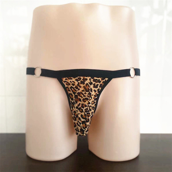 Vyrų thong apatiniai su žemu juosmeniu, kūno formavimo funkcija, dryžių/karo raštas, paprastas pynimas (plain weave), pagrindinio audinio sudėtis mažiau nei 30%, tinka visoms sezonoms.