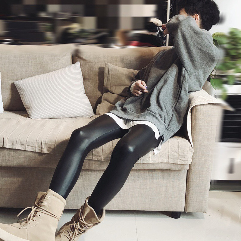 Vīriešu šaurās PU ādas bikses, vienkrāsains raksts, plāns audums, sintētiskā āda, vienkāršs stils