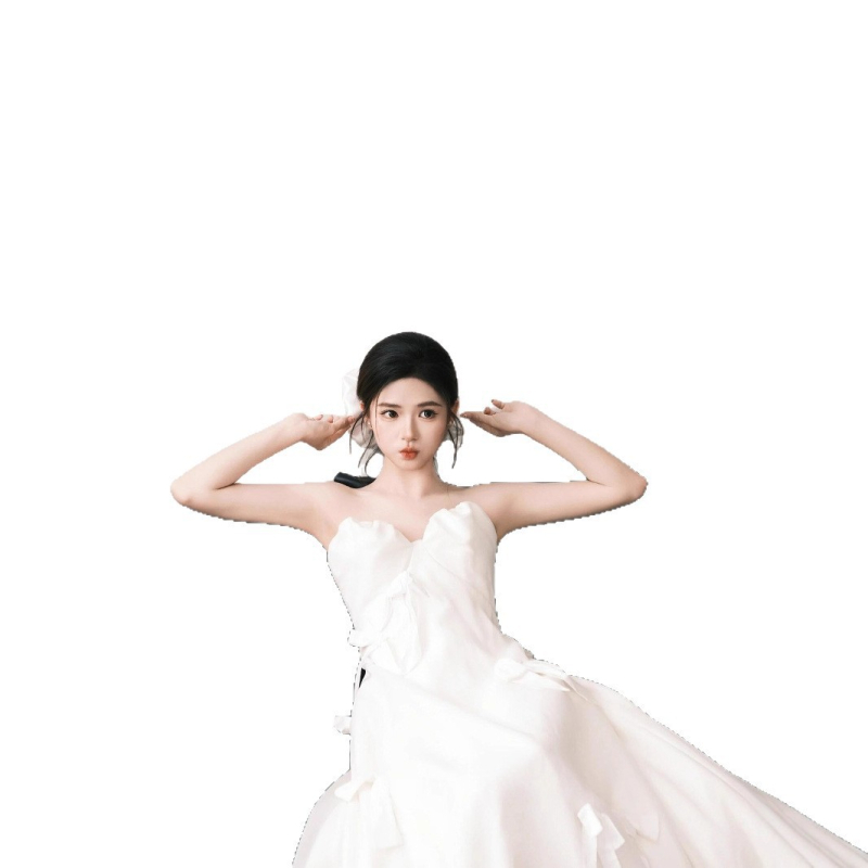 Полиестерова сватбена рокля със силует А‑линия, висока талия, без ръкави, дълга пола.