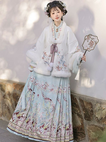 Moterų tradicinis kinų drabužių komplektas siuvinėjimu – trumpas švarkas Ming stiliuje su geometriniu raštu, poliesteris >95%, žieminiai drabužiai