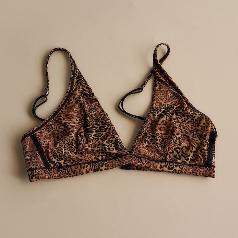 Bevielė liemenėlė su trikampio formos kupšeliais, plonas stilius, blizgantis nailono audinys, fiksuotos dvigubos petnešos (be plieno karkaso)