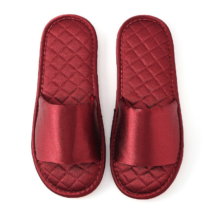 Pāru iekšējās čības ar satīna lenci — elpojošas, pretslīdēšana, sviedru uzsūkšana, augšējā daļa audums, zole zem 1,5 cm