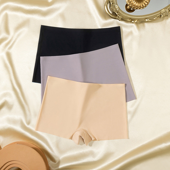 Moterų boxer šortai – antišvytėjimas, be pėdsakų, kvėpuojantys, greitai džiūstantys, nematomi; audinys: nailonas; mezginys: megztas; iekšvartis: medvilnė; pagrindinis audinys: 90–95% nailonas