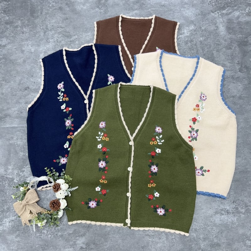 Mori stiliaus mezginė liemenė su gėlių siuvinėjimu, V formos kaklas, 50–65 cm ilgis