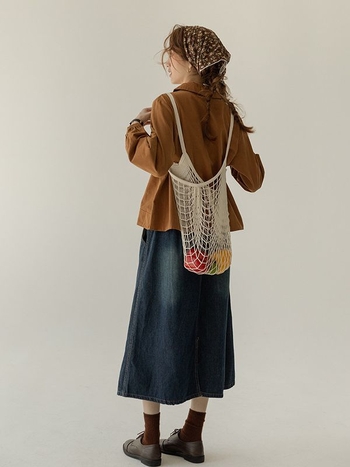 Cămașă din bumbac cu guler polo, mâneci lungi, croială lejeră, nasturi în față într-un singur rând