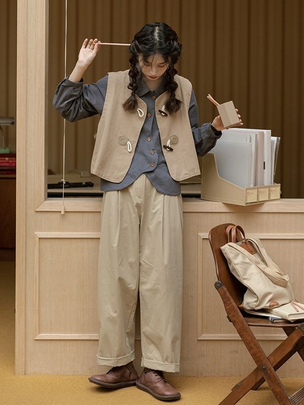 Cămașă din bumbac cu guler polo, mâneci lungi, croială lejeră, nasturi în față într-un singur rând