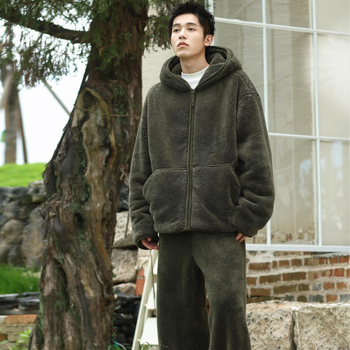 Vīriešu bieza kapucēta velūra pidžama komplekts – kardigāns, minimalistisks un ikdienas stila; V-veida kakla izgriezums, ekstra bieza 401–500 g/m²