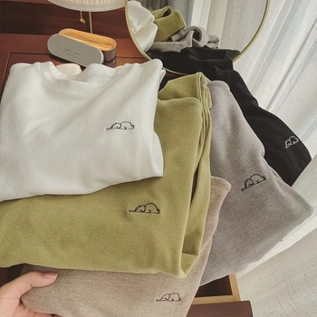 Divpusējs samts, silts garām piedurknēm T-krekls ar apaļu kakla izgriezumu, brīvā piegriezuma, dzīvnieku raksts