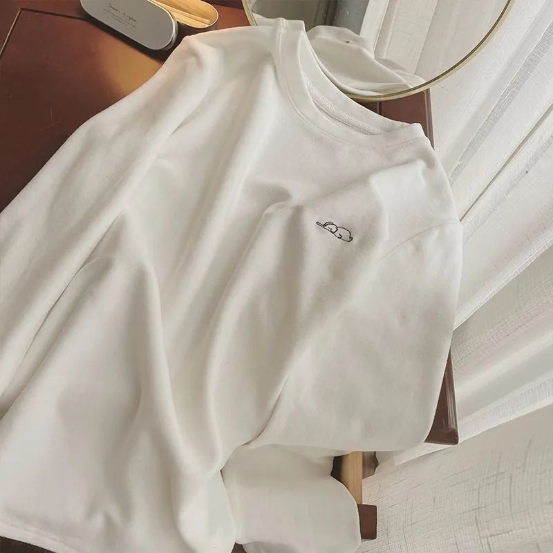 Divpusējs samts, silts garām piedurknēm T-krekls ar apaļu kakla izgriezumu, brīvā piegriezuma, dzīvnieku raksts