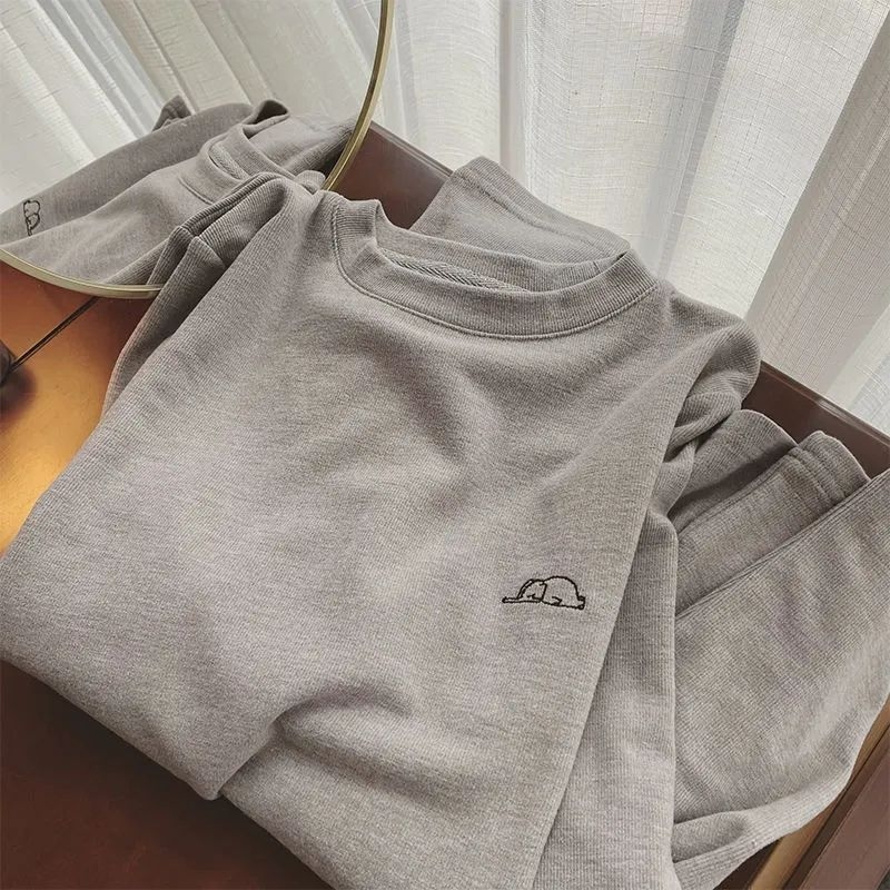 Divpusējs samts, silts garām piedurknēm T-krekls ar apaļu kakla izgriezumu, brīvā piegriezuma, dzīvnieku raksts