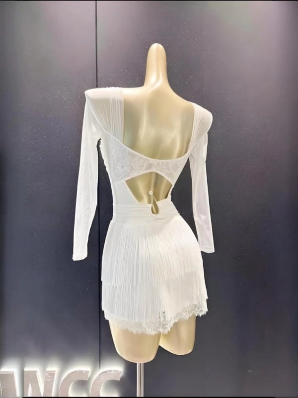 Suaugusiųjų Lotynų šokių suknelė su nėrinių viršutine dalimi ir kutais sijonu, nailonas 95%+, raukšlėta tekstūra, 2024 ruduo