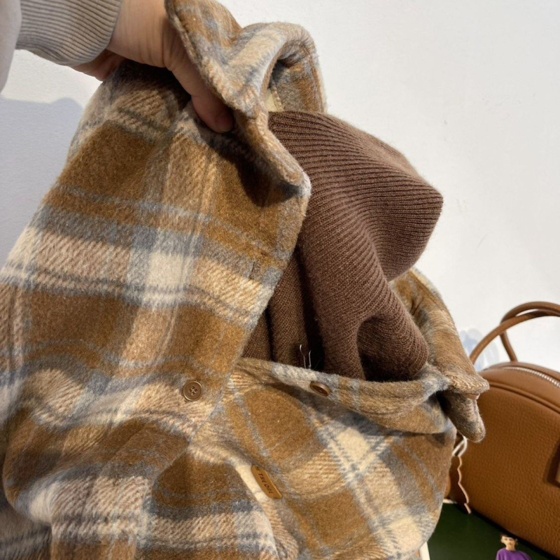 Crna karirana košulja s fleeceom za žene, zimsko slojevito nošenje, širok kroj