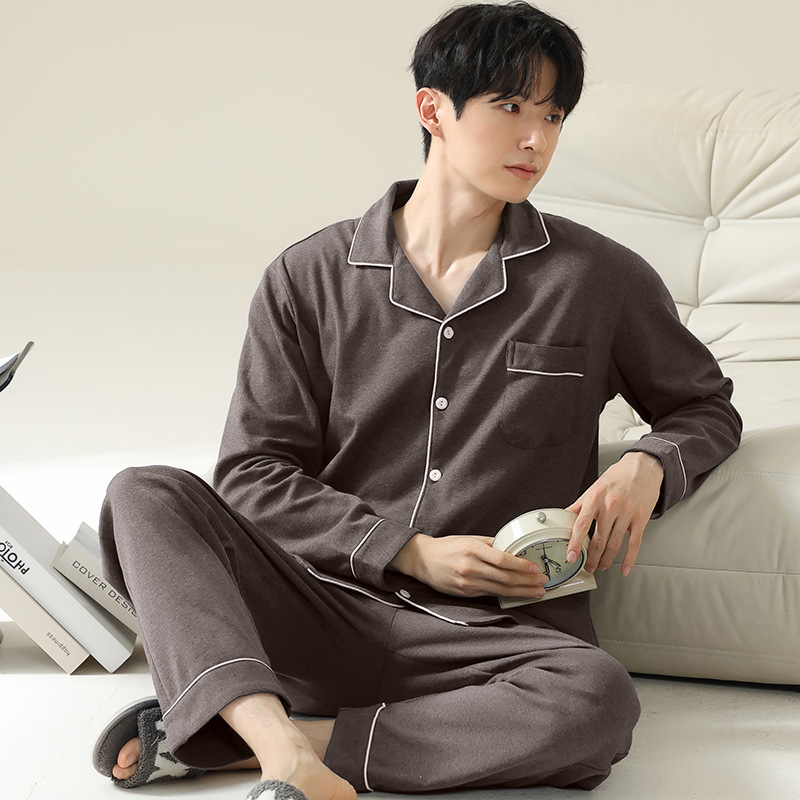 Vīriešu pidžamu komplekts: 100% kokvilna, kardigans ar reversu, garas piedurknes, iekļauti bikses, auduma svars 181–200 g/m²