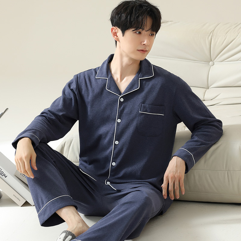 Vīriešu pidžamu komplekts: 100% kokvilna, kardigans ar reversu, garas piedurknes, iekļauti bikses, auduma svars 181–200 g/m²