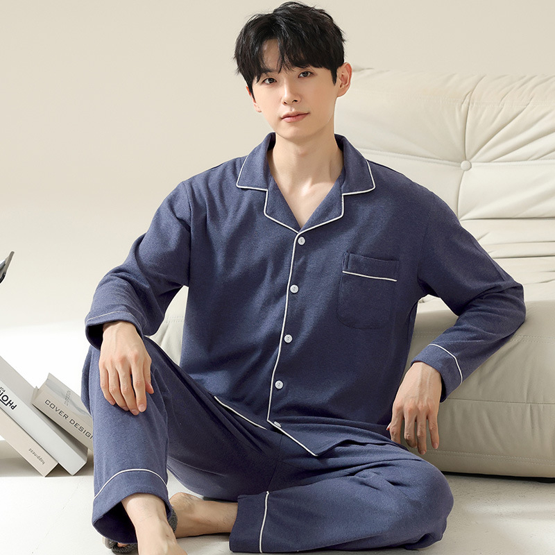 Vīriešu pidžamu komplekts: 100% kokvilna, kardigans ar reversu, garas piedurknes, iekļauti bikses, auduma svars 181–200 g/m²