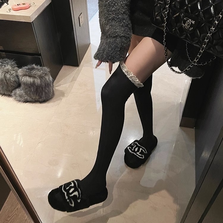 Kojinės virš kelio moterims, poliesterio–medvilnės audinys, 70–80% poliesteris, virš kelio ilgio, dvigubo mezgimo audinys