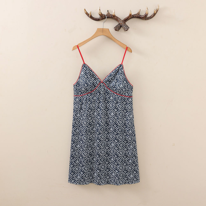 Noćna haljina od ledenog svile s trakama i umetkom za bust – retro stil, bez rukava, midi dužina