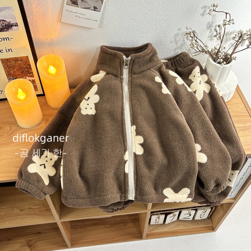 Vaikų dviejų dalių dvipusis fleece namų drabužių komplektas, šiltas, unisex, apvalia kakleliu, ilgais rankovėmis, gyvūnų ir karikatūrų raštas, 100% poliesteris.