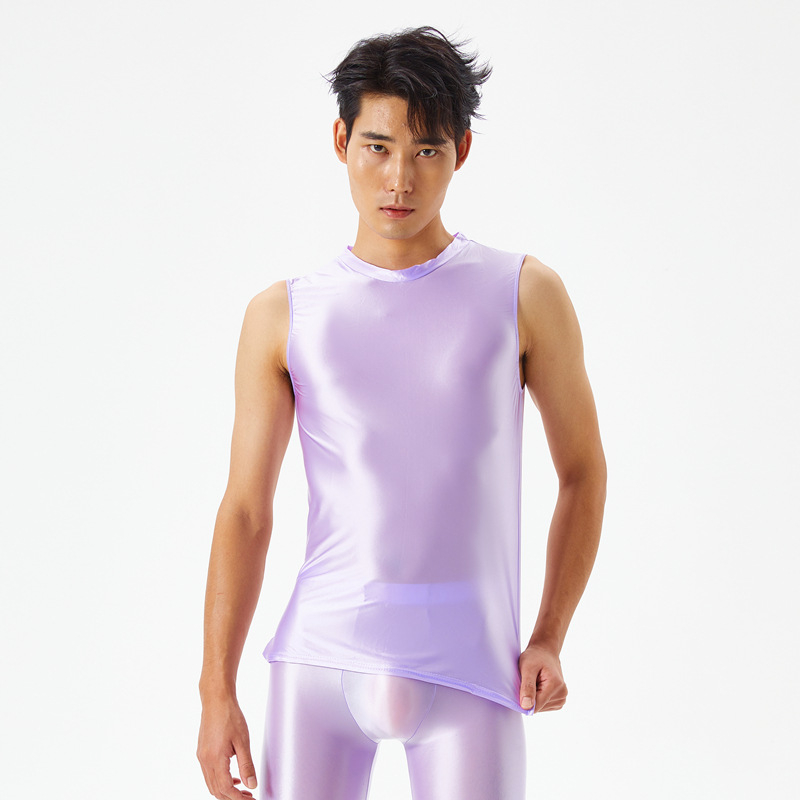 Vyrinė nailono sportinė liemenė su plačiomis pečiais, apvalus kaklas, plonas audinys 121–140 g/m2, 70–80% nailono