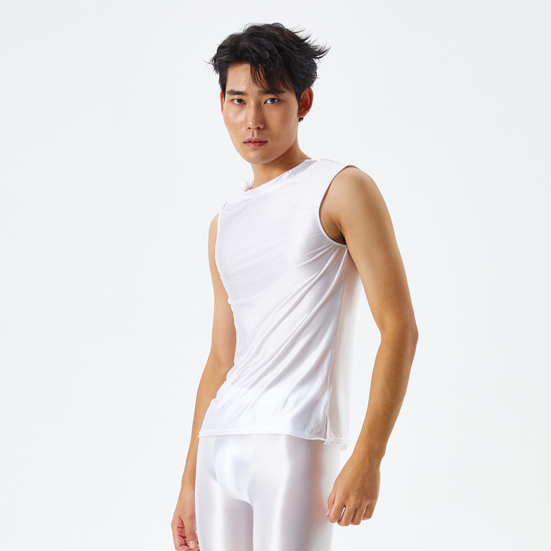 Vyrinė nailono sportinė liemenė su plačiomis pečiais, apvalus kaklas, plonas audinys 121–140 g/m2, 70–80% nailono