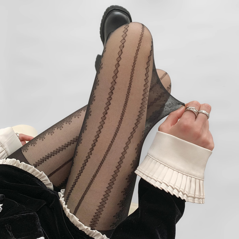 Nailona zeķes – plānas, vienkrāsains raksts, formas veidošana un anti-snag