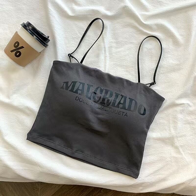 Ujjatlan felső mellkasbetéttel és betűs nyomott mintával, karcsú fazon, poliészter