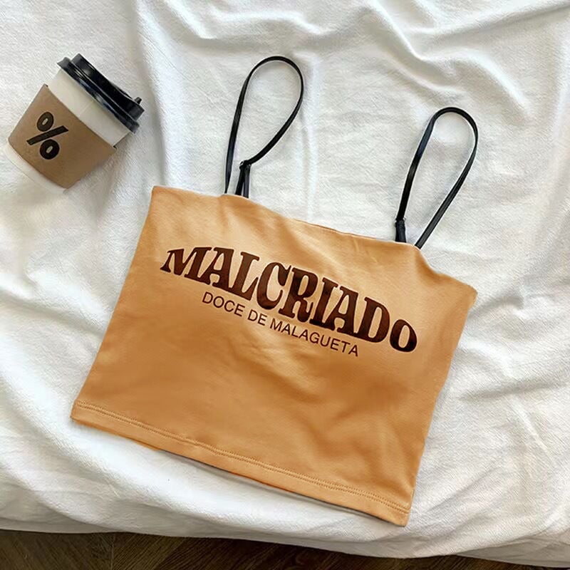 Ujjatlan felső mellkasbetéttel és betűs nyomott mintával, karcsú fazon, poliészter