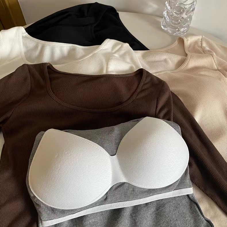 Viskozes pamata tops ar fleece iekšējo odere un krūšu spilventiņu, dubultslānis, garie piedurknes, kvadrātveida kakla izgriezums, sievietēm