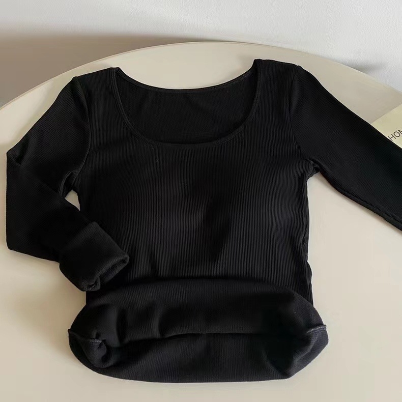 Viskozes pamata tops ar fleece iekšējo odere un krūšu spilventiņu, dubultslānis, garie piedurknes, kvadrātveida kakla izgriezums, sievietēm