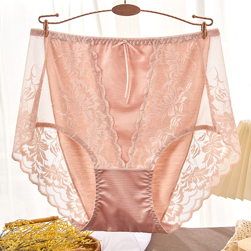 Plus dydžio moterų kelnaitės su nėrinių ir tinklo raštu, aukštu juosmeniu; medžiaga: nailonas; įdėklas: modal; 31-40D siūlų skaičius; plokščias pynimas