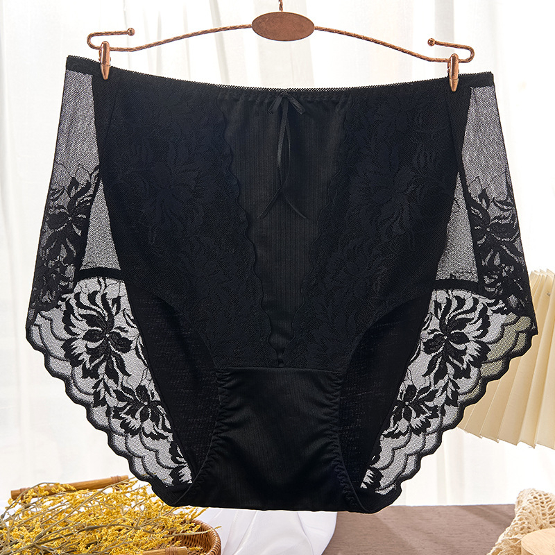 Plus dydžio moterų kelnaitės su nėrinių ir tinklo raštu, aukštu juosmeniu; medžiaga: nailonas; įdėklas: modal; 31-40D siūlų skaičius; plokščias pynimas