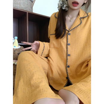 Ženski pidžama set s točkasti uzorom — cloud pamuk, dugi rukavi, ovratnik s reverom, kardigan stil, lagan i prozračan, pogodan za kućnu i vanjsku upotrebu