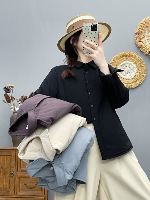 Sieviešu kokvilnas krekli-žakete, ar špiķa apkakli, vienrindu aizdari, garie piedurknes, kardigāna stils, rudens-ziema, 90–95% kokvilnas