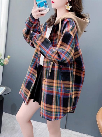 Sieviešu kapučjaka ar fleece iekšējo oderi, raksts ar kvadrātiem, poliesters, brīvs piegriezums, vidējā garuma