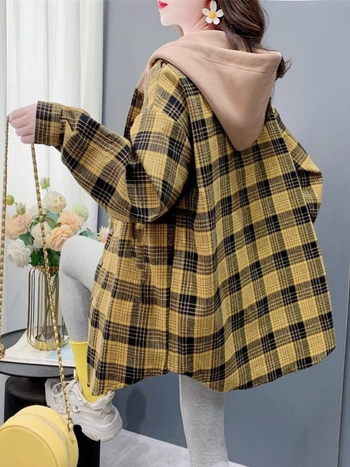 Sieviešu kapučjaka ar fleece iekšējo oderi, raksts ar kvadrātiem, poliesters, brīvs piegriezums, vidējā garuma