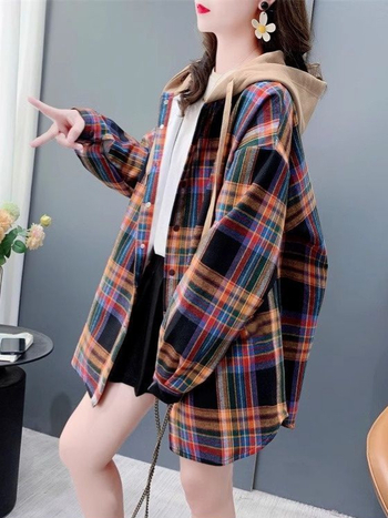 Sieviešu kapučjaka ar fleece iekšējo oderi, raksts ar kvadrātiem, poliesters, brīvs piegriezums, vidējā garuma