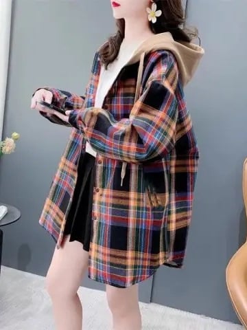 Sieviešu kapučjaka ar fleece iekšējo oderi, raksts ar kvadrātiem, poliesters, brīvs piegriezums, vidējā garuma