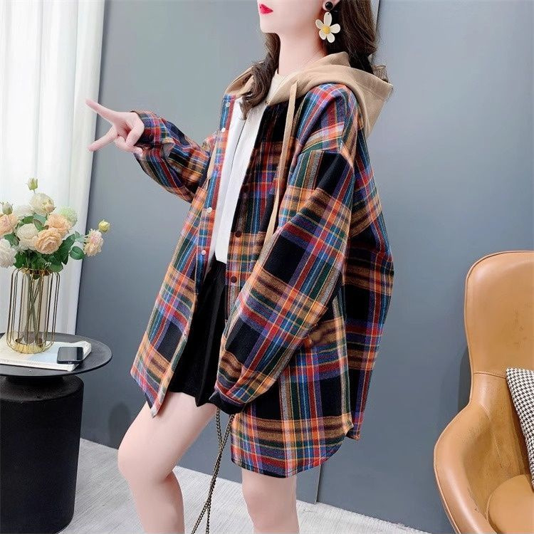 Sieviešu kapučjaka ar fleece iekšējo oderi, raksts ar kvadrātiem, poliesters, brīvs piegriezums, vidējā garuma